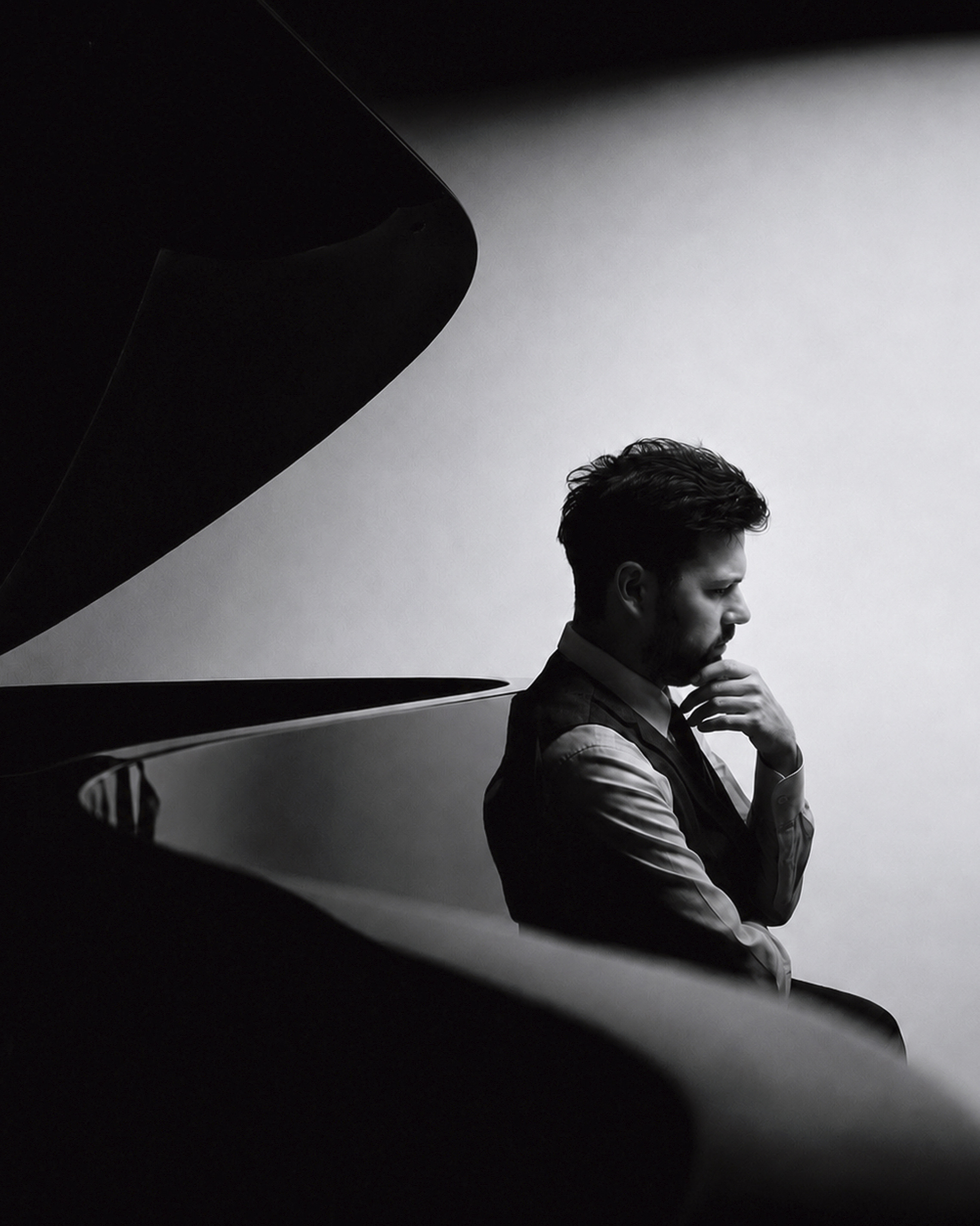 Editorial portrait of private event pianist Adam Gravelle